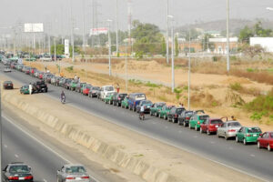 Long fuel queues ground Abuja, neighbouring states